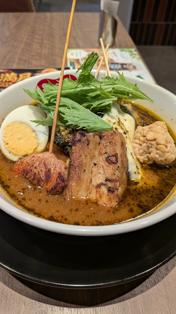 Luminous_mk's tweet photo. 昼飯
札幌の有名店の福岡支店のすあげ🥰
角煮+地鶏焼き串+野菜+Wチーズ+納豆でスープ大盛り🥰
夕飯
吉野家
期間限定に弱く月見親子丼?
卵とじに生卵はくどいと思いきや意外と美味かったがノーマル牛丼がやはりいつまでも一番美味い☺️
#吉野家
#suage https://t.co/lb5UFtDBPM