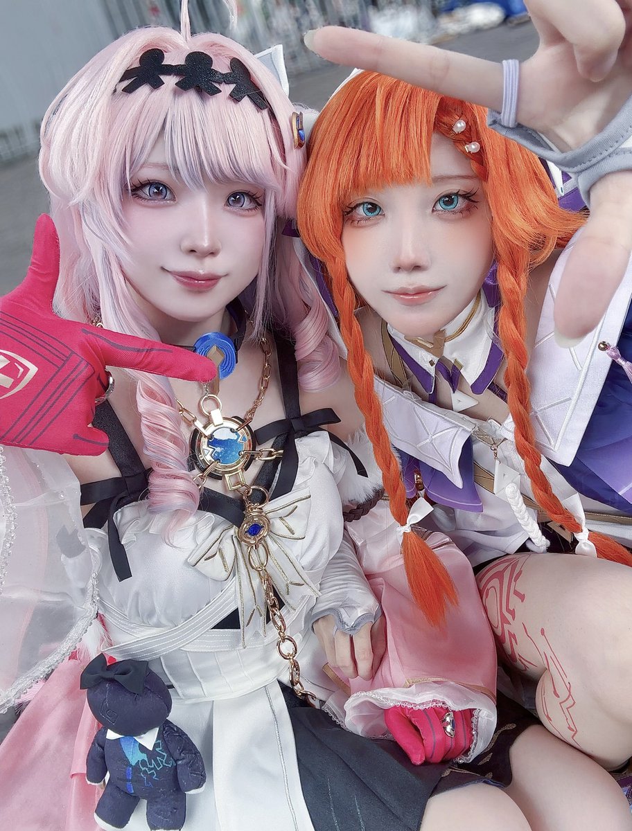 xiaoxlem's tweet photo. ⚠︎コスプレ⚠︎

#OSUコス お疲れさまでした！
鳴潮のダーニャでいました🥱🫧
シグリカちゃんと一緒でした〜☀️🧡
杖も可愛いので見てください🎀🪄︎︎𓂃◌𓈒𓐍

#WutheringWaves #Denia https://t.co/cSmSH0aMdW