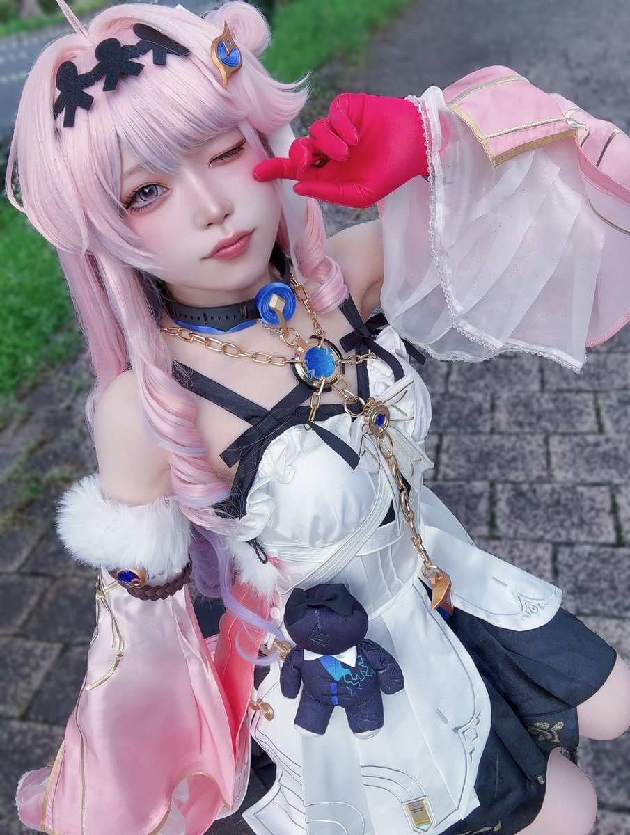 xiaoxlem's tweet photo. ⚠︎コスプレ⚠︎

#OSUコス お疲れさまでした！
鳴潮のダーニャでいました🥱🫧
シグリカちゃんと一緒でした〜☀️🧡
杖も可愛いので見てください🎀🪄︎︎𓂃◌𓈒𓐍

#WutheringWaves #Denia https://t.co/cSmSH0aMdW