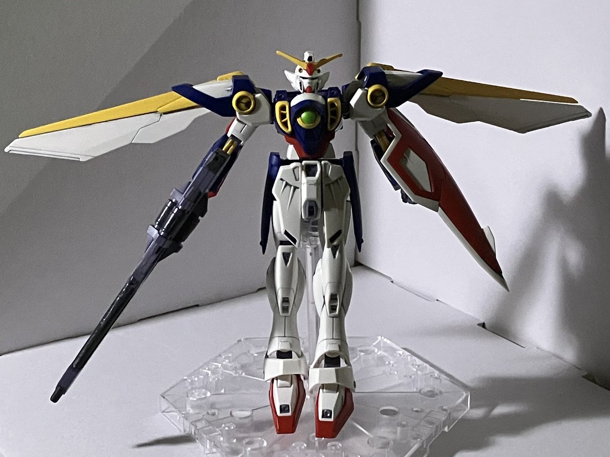 azuma_azuki's tweet photo. EGのウイング出来た
相変わらずクオリティと手軽さに対して激安でコスパ最強過ぎる、まぁまぁ色足りない所があるから塗ろうとすると大変だけど
頭部の分割上行けそうだなと思ったからバルカン塗ってみたけど目元が何とも言えないので顔のドアップは微妙かも
リーオーが欲しい～～～ https://t.co/CcjZWgct64