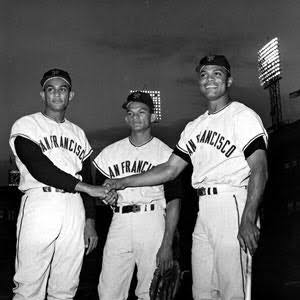 luiscordovav's tweet photo. El 15 de septiembre de 1963 en el estadio Forbes Field de Pittsburgh, los hermanos dominicanos Felipe, Mateo y Jesús Rojas Alou marcan un hito sin precedentes en la historia del béisbol de las Grandes Ligas al patrullar juntos los tres jardines (outfield) de los Gigantes de San Francisco en un partido contra los Piratas de Pittsburgh, inmortalizando el apellido Alou en el deporte universal.
