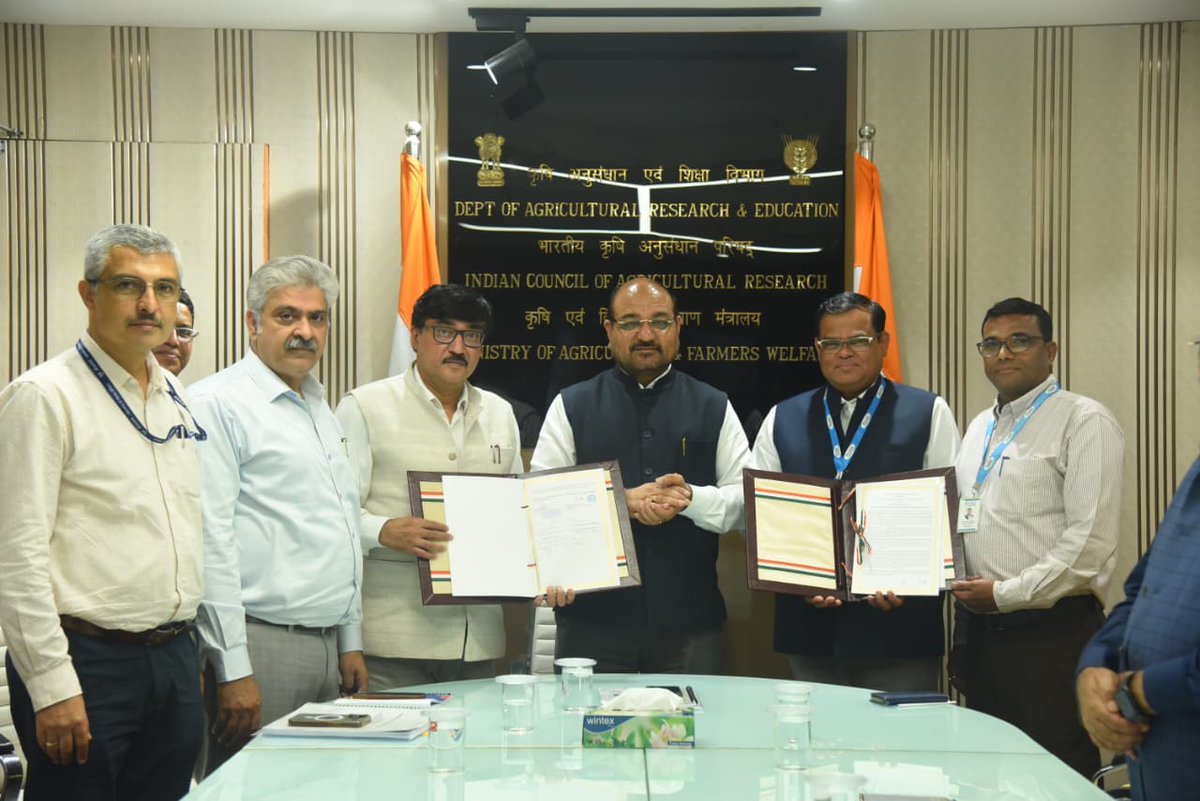 icarindia's tweet photo. ICAR and Arpan Seva Sansthan, Jaipur signed an MoU to advance agricultural research, climate-resilient practices and digital solutions for productive, profitable, sustainable agriculture. #ICAR @ChouhanShivraj @PIB_India @AgriGoI https://t.co/FsI13vxxXT