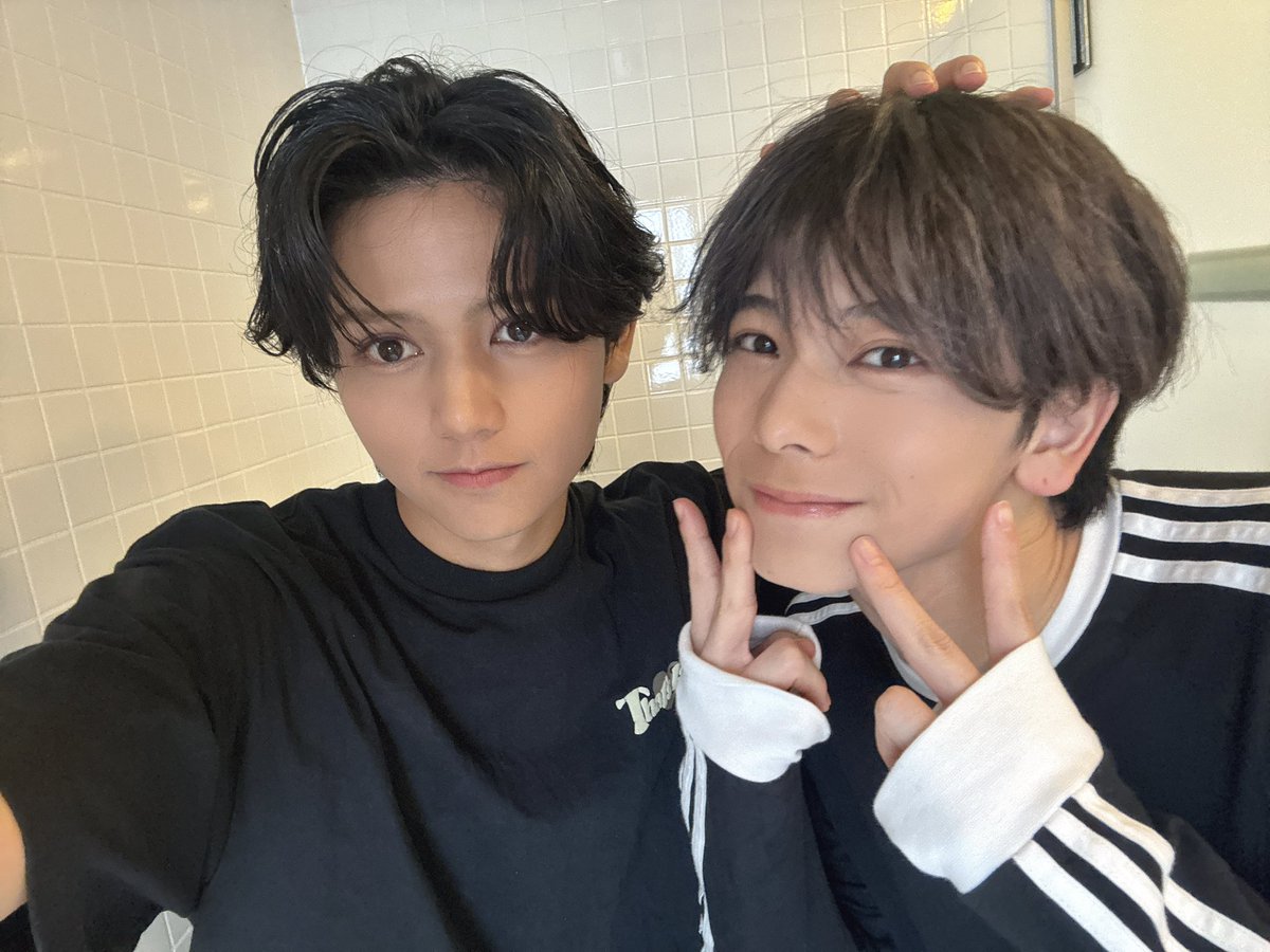 SAKURAI__HAJIME's tweet photo. インスタライブご視聴ありがとうございました！
オンライントークでは久々にみなさんとお話できて嬉しかったです！
引き続き応援してね！

p.s.今日りゅうたとひざびさに会ったよ！ https://t.co/uLsYKYQFSn