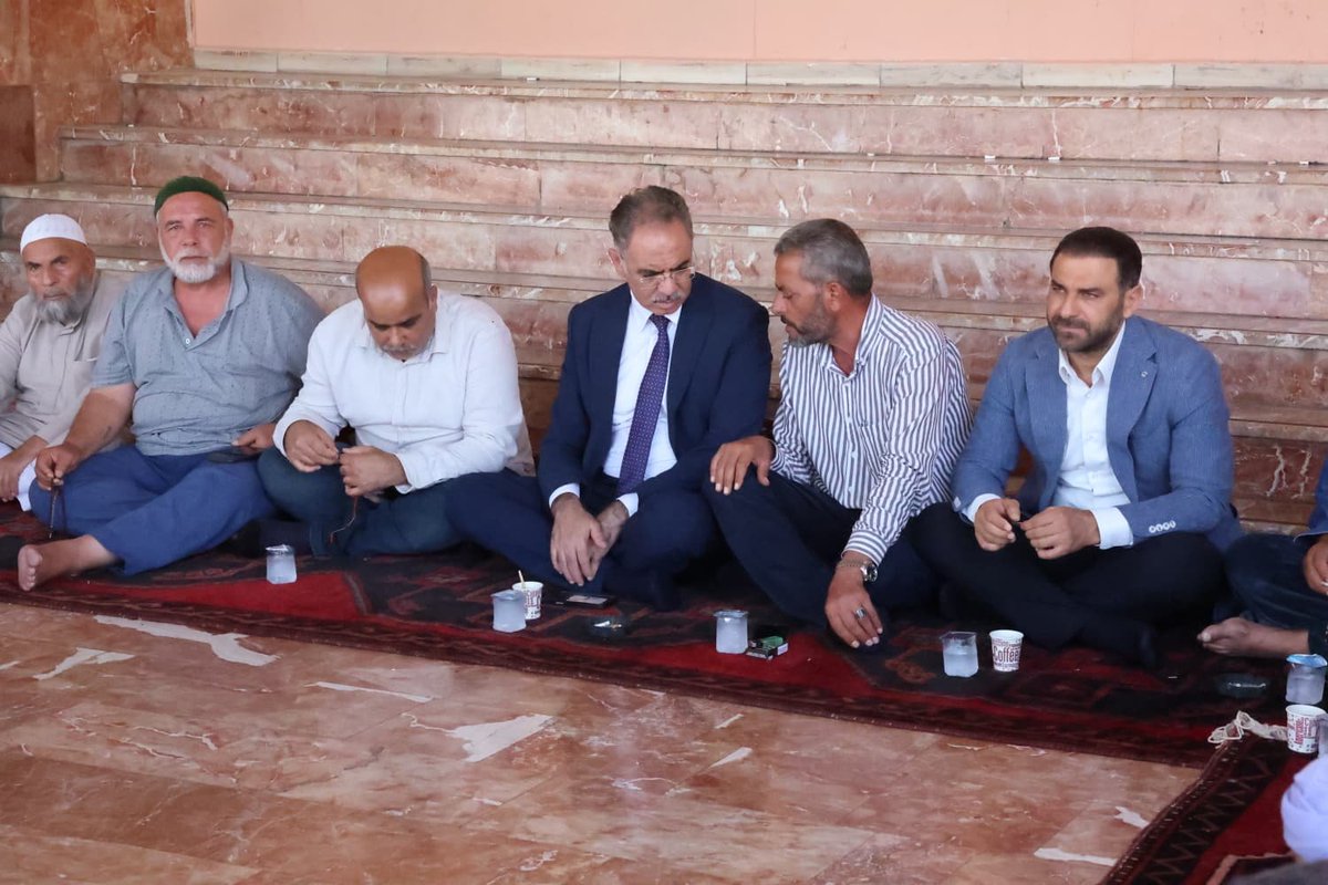 mehmetkusnet's tweet photo. Şanlıurfa 500 Yataklı Eğitim ve Araştırma Hastanemizde tedavi gören hastalarımızı ve hasta yakınlarımızı ziyaret ederek geçmiş olsun dileklerimizi ilettik.

Hastalarımızın ve ailelerinin yanında olmak, dertlerini paylaşmak ve bir nebze olsun gönüllerine dokunmak bizim için büyük bir gönül meselesi.

Rabbim hastanede tedavi gören tüm hastalarımıza acil ve hayırlı şifalar nasip eylesin. Şifa bekleyen tüm kardeşlerimize sağlık, ailelerine sabır ve güç versin. 🤲