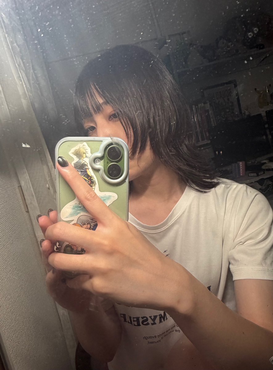 Uchi_chan2525's tweet photo. 嫌ああああああ！✂️😫😭
鏡汚!! https://t.co/V4gGr5mRvU