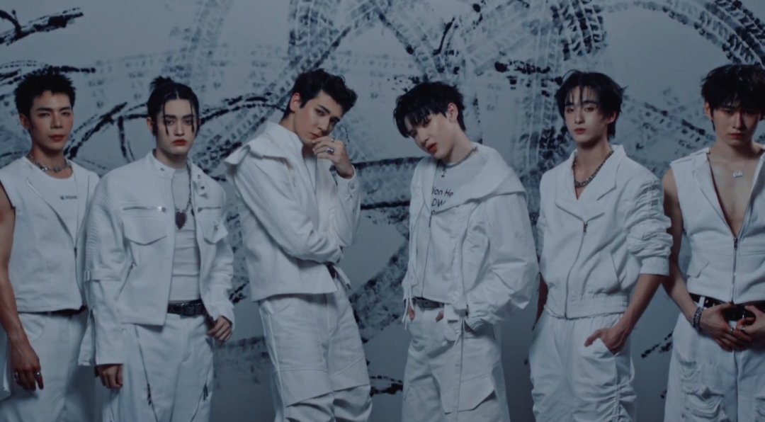 Mamemeow12345's tweet photo. ชุดขาวค่ตหล่อ  อะไรคือ junk yard อะไรคือ gangster คะ 

#ATLAS_Push
#ATLASPush_Teaser https://t.co/qCQTAAZJNi