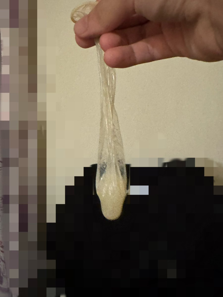 junai17i's tweet photo. 魅魔

這次的約會對象  我暫且稱他為「魅魔」

至於為什麼會有這個稱號
其實第一次在網路上換照被他勾引  
看到他的身材時  
大概就已經有答案了
有些人的吸引力很難用幾句話解釋
但他的身體確實屬於
會讓我忍不住多看幾眼的類型
所以這個稱號放在他身上  
我覺得再適合不過 https://t.co/iE9XVrHBLO