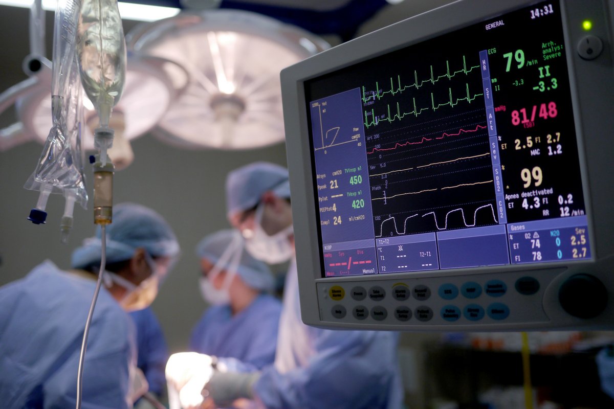 ConsLomb's tweet photo. #Sanità: in @ConsLomb il #questiontime sulle procedure relative alla morte medicalmente assistita. 
All’interrogazione, promossa da 𝐌𝐚𝐭𝐭𝐞𝐨 𝐅𝐨𝐫𝐭𝐞 (FDI), ha risposto l’Assessore @Bertolaso_Guido. 
Leggi su #LombardiaQuotidiano 👉https://t.co/JNGH1KzS17 https://t.co/Fl8FOSE4hf