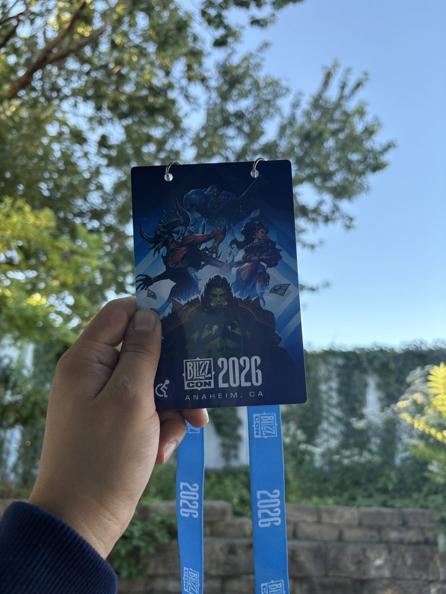 Impadbtw's tweet photo. Home from blizzcon, probably top 3 experiences in my life, specially the part where i get to see my friends 😭❤️ https://t.co/vzqNetUVEo