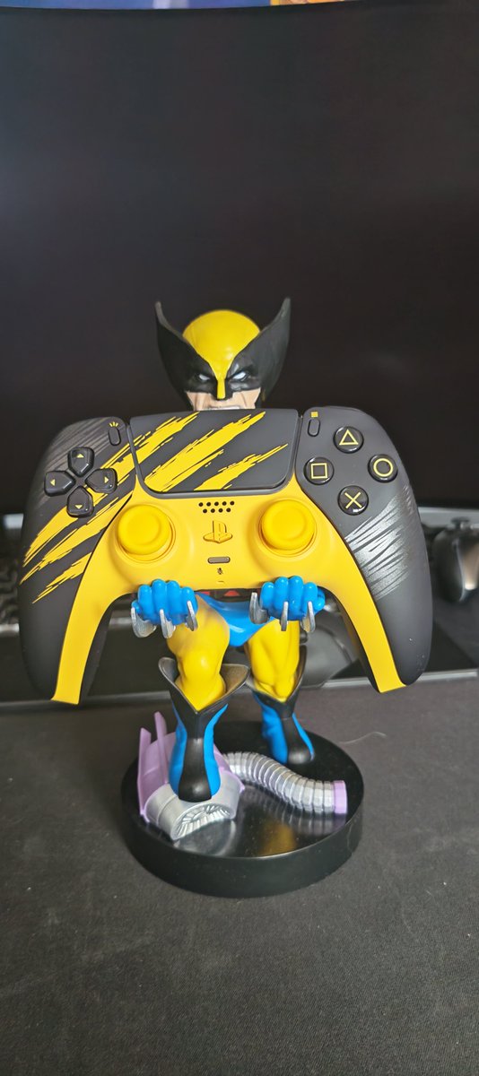 Brev2034's tweet photo. Finally arrived, I will say the controller is better than expected, nice to see #playstation do 2 good limited edition controllers this gen (the other being astro #wolverine #playstation #exg #cableguys https://t.co/IUru1Z7uJO