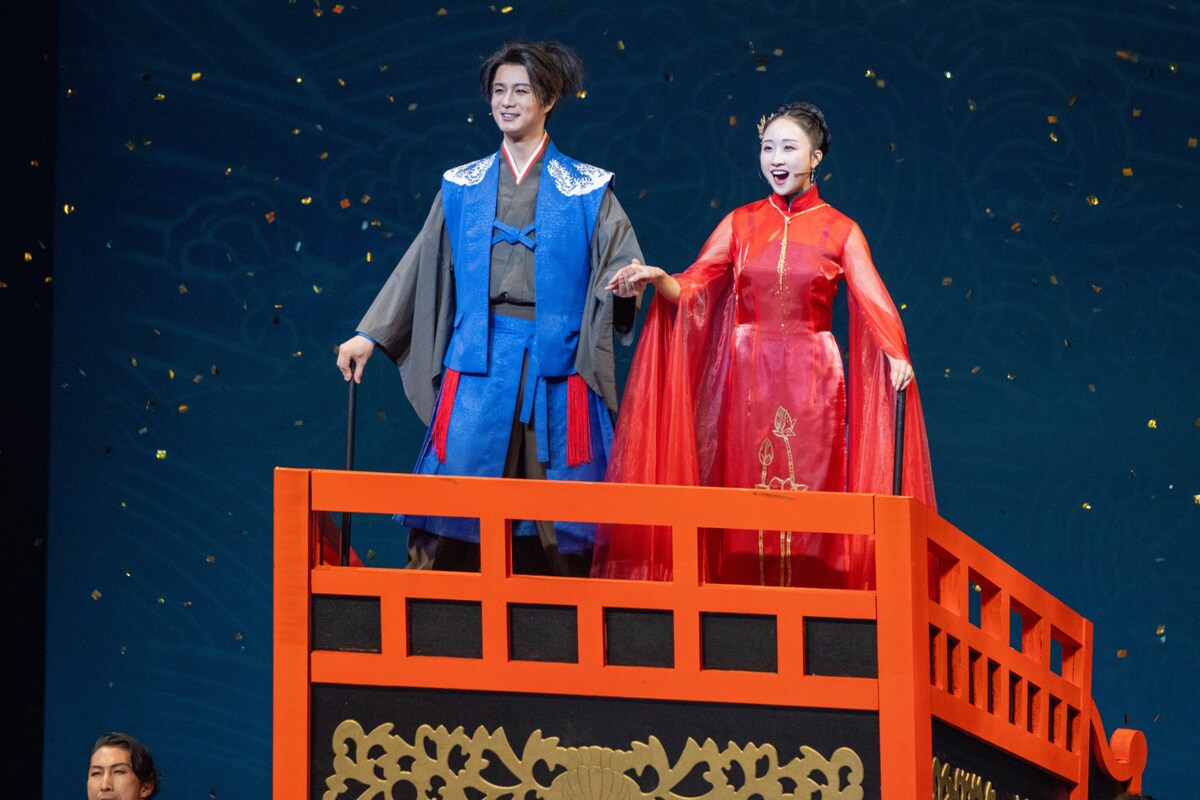stage_natalie's tweet photo. 田代万里生・音くり寿ら出演、長崎の商人と異国の姫の愛描くミュージカル「アニオー姫」開幕（舞台写真あり）
https://t.co/9rV7owD3hZ https://t.co/N9J9Fsc0ie