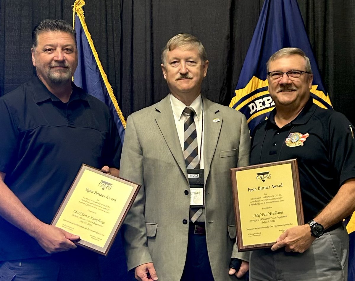 CALEA_org's tweet photo. RPM Tim Baysinger presented Chief Paul Williams of the Springfield (MO) PD and Chief James Humphreys of the Jackson (MO) PD with the CALEA Egon Bittner award representing 15 continuous years commanding a CALEA agency. Congratulations!
@JacksonMOPD @Springfield_MO https://t.co/0DZ1L1oLSq