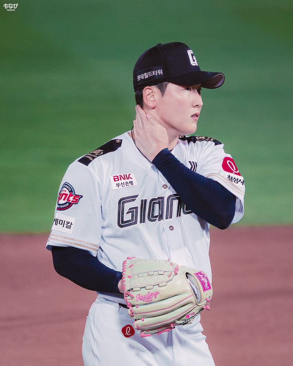 monapi_lotte's tweet photo. 260623 사직
해군밀니그만좋아하는법을모르겠어여...
#롯데자이언츠 #최준용 https://t.co/g4oRnvg9Nn