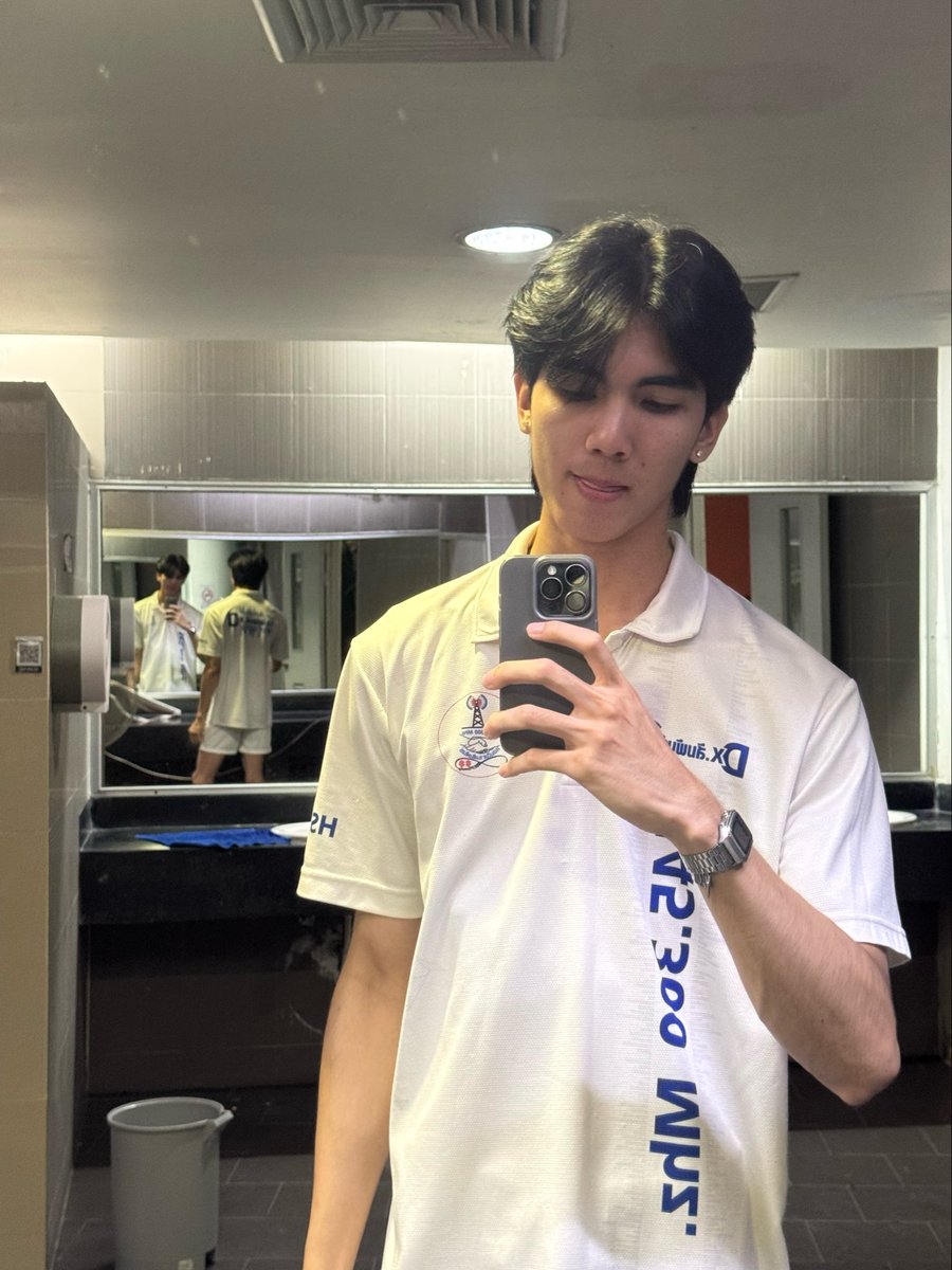 Pattara_06's tweet photo. ติดอยู่ในมอครับฝนตกไปไหนไม่ได้🌧️🥲 https://t.co/U01F6gt2Qq