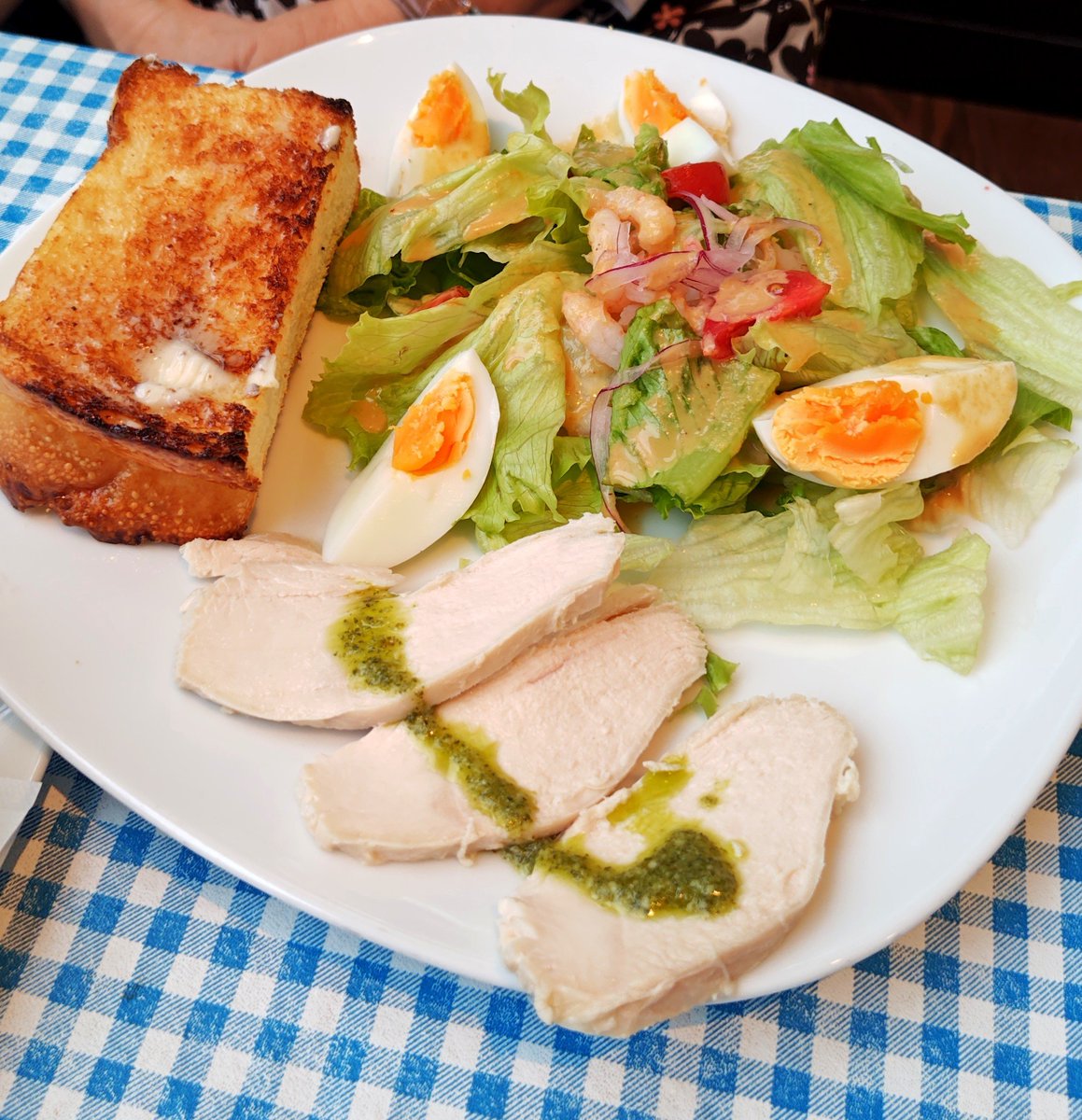 1192julet's tweet photo. もとまちユニオンの The Best Cheesecakes Cafeでご飯。お土産にミニのエコバッグを買いました。 https://t.co/2mMdEwXCiB