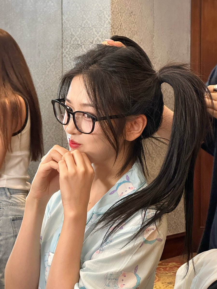 ysxne1's tweet photo. 안경이 잘어울리는 여자 ⎚-⎚ https://t.co/M4YFdpa5Rb