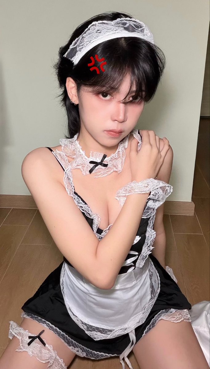 rindala03's tweet photo. I said I hate it. Why are you still looking?😾💢 https://t.co/vQyP4Vs6Dd
