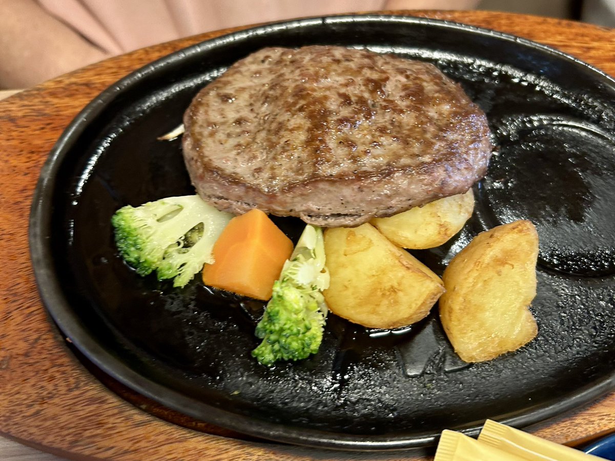 nomiarukinosuke's tweet photo. ス��ーキのどん 三郷店
埼玉県三郷市幸房106-1 
https://t.co/oilAvraG84
#ステーキ
#ハンバーグ
#ステーキのどん https://t.co/gdjHAM5jxS