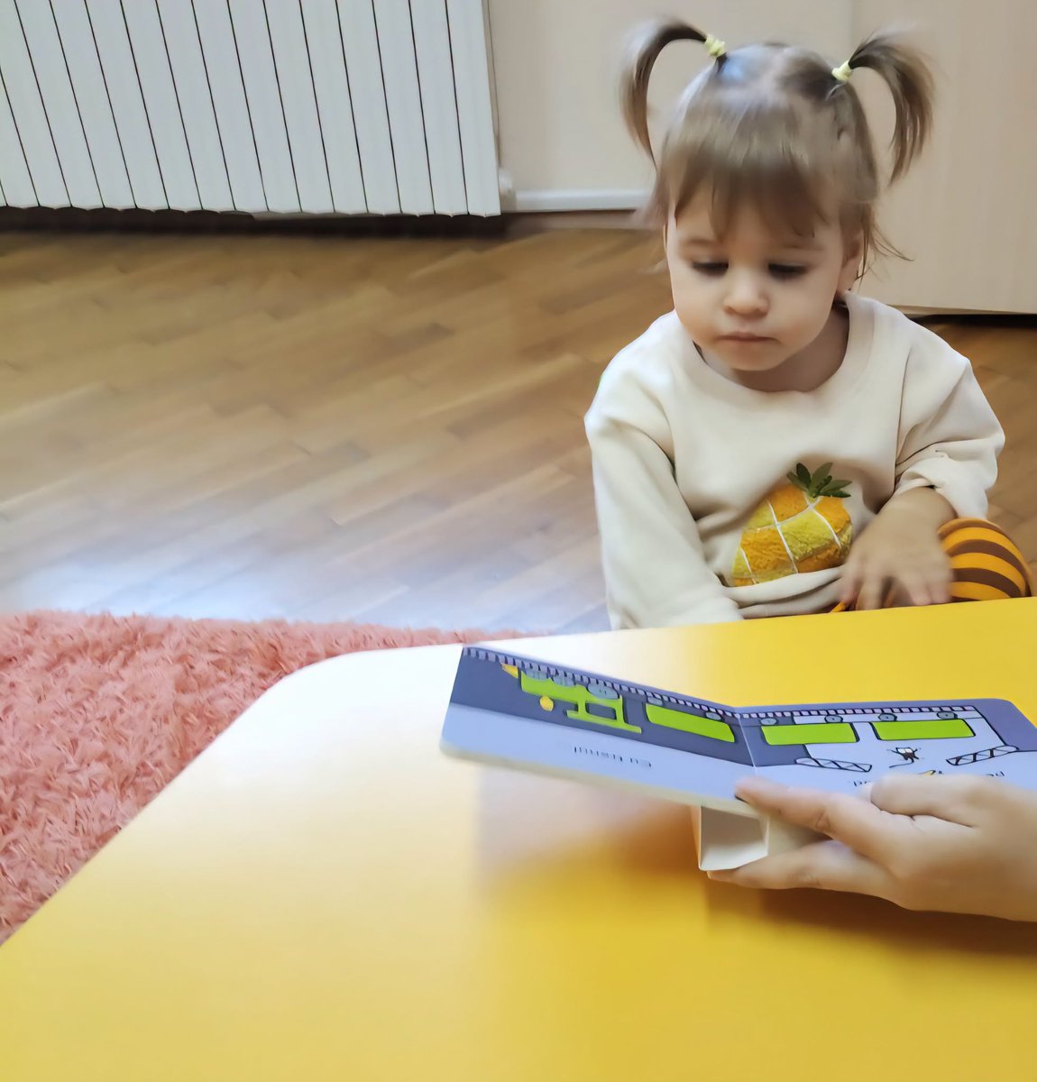 BibCreanga's tweet photo. #Programul_Cu_o_carte_la_cei_mici_2026
Astăzi, împreună cu micuții din grupa „Малыши”, de la Grădinița „Acadele Club” ne-am aventurat într-o călătorie până pe lună,alături de personajul principal al cărții „Stai că te prind! Țuțu și vehiculele”,scrisă și ilustrată de Piotr Karski https://t.co/QZYROpxQp7