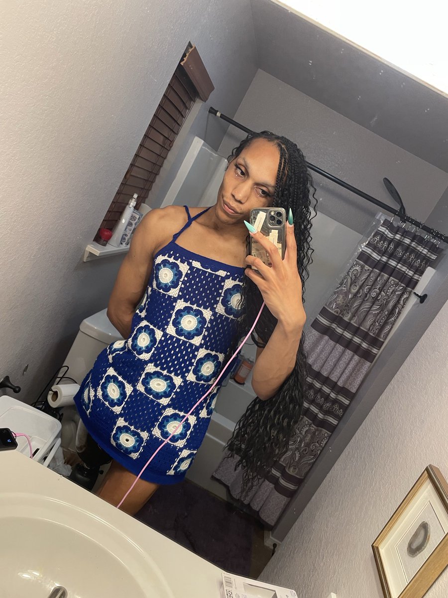 goddessanise's tweet photo. I look good in every color!! 💙🩵 https://t.co/D9EshTen60
