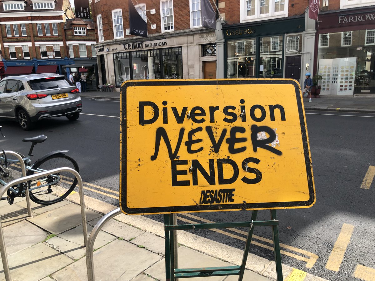 M_Steeples's tweet photo. A good point well made. #Diversion #NeverEnds #FulhamRoad #Chelsea #London #SW3 #SillySigns https://t.co/QNJTD1lGJv