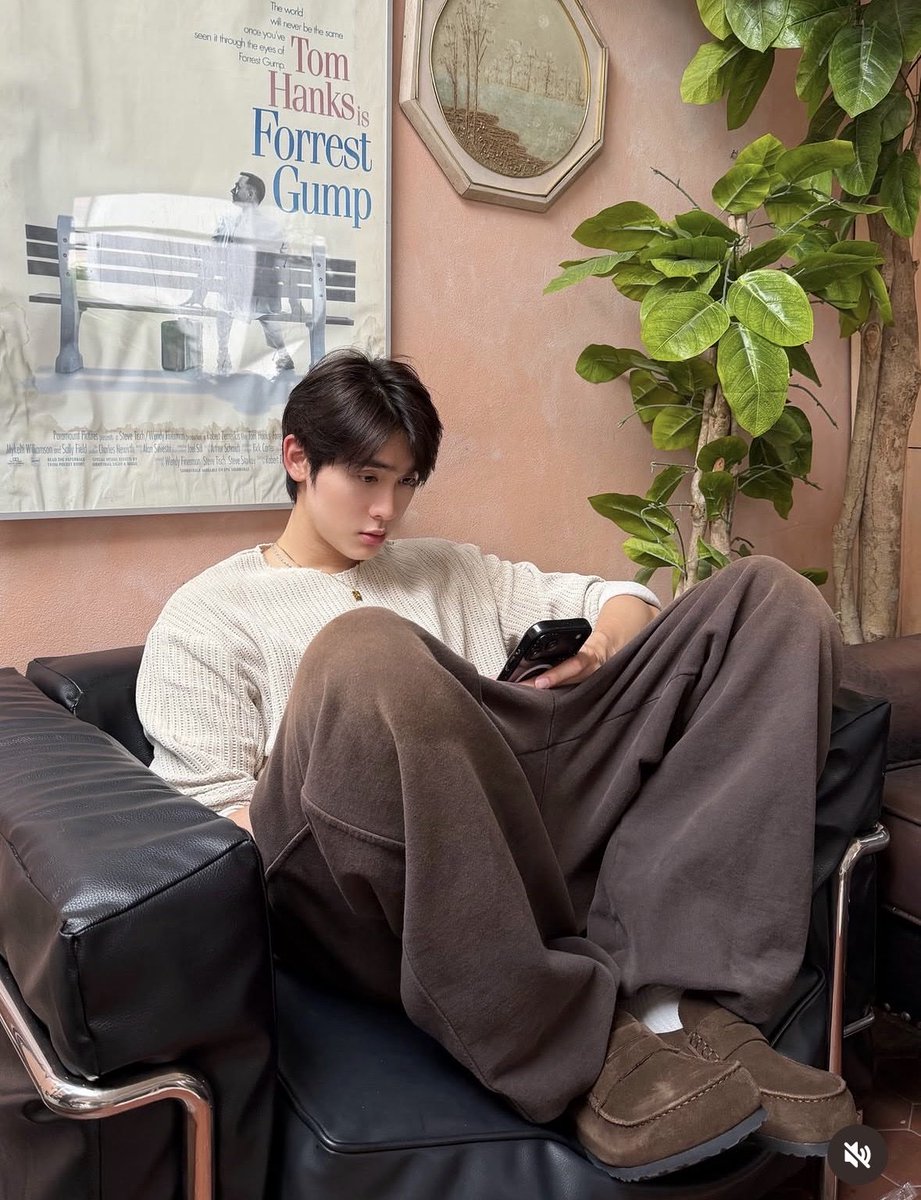 CChayapha08's tweet photo. คุณแป๋ว เสิร์ฟความสดใส ความน่ารัก 🍅
IG ─ โพสต์ kasibook_
🔗 : https://t.co/rne95xaqUx…
#BIRKENSTOCKThailand #NaplesWrapped
#kasibook #ชาวบรรณา
#เจ้าพวกมะเขือเทศ https://t.co/gOnwG9Nxt1