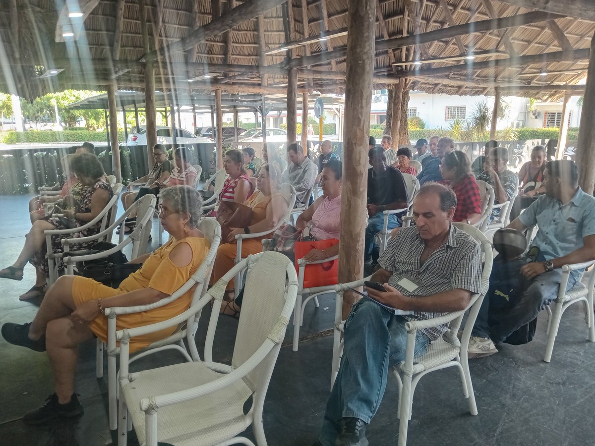 javiergd19's tweet photo. En el matutino especial de @CubaCubacons ratificó su disposición a asumir los cambios con proactividad. La transformación económico-social es un camino necesario que se recorre con trabajo y unidad. #CubaVencerá #CubaconsEnTransformacion https://t.co/XO9h3b6nEt