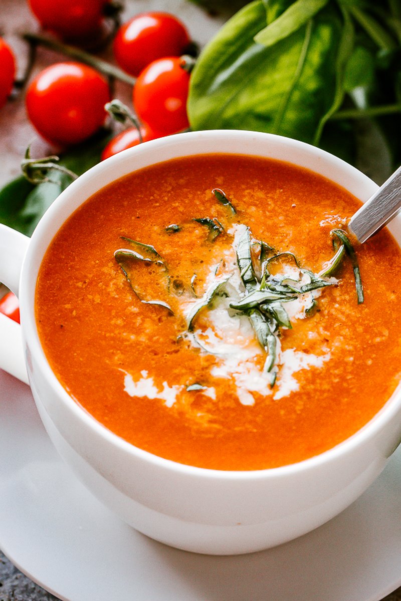 Diethood's tweet photo. This Tomato Soup combines the rich flavors of roasted cherry tomatoes, garlic, and basil into a hearty, comforting dish. It’s a smooth, savory, and easy-to-make #soup that’s perfect for #lunch or #dinner! #recipes ➡️ #tomatosoup https://t.co/WnmFeBf4cI https://t.co/iMkznnZIze
