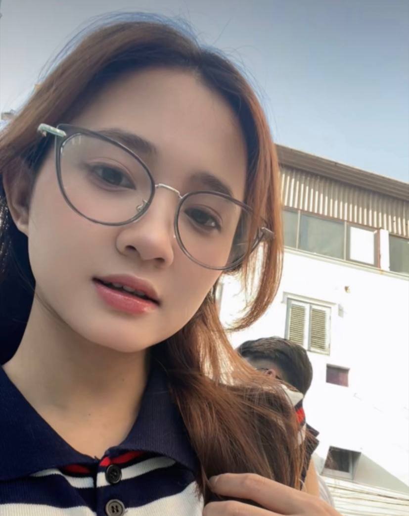 handangtapnac's tweet photo. Trông như mấy bé tân sv non nớt https://t.co/81gFCn5Brl