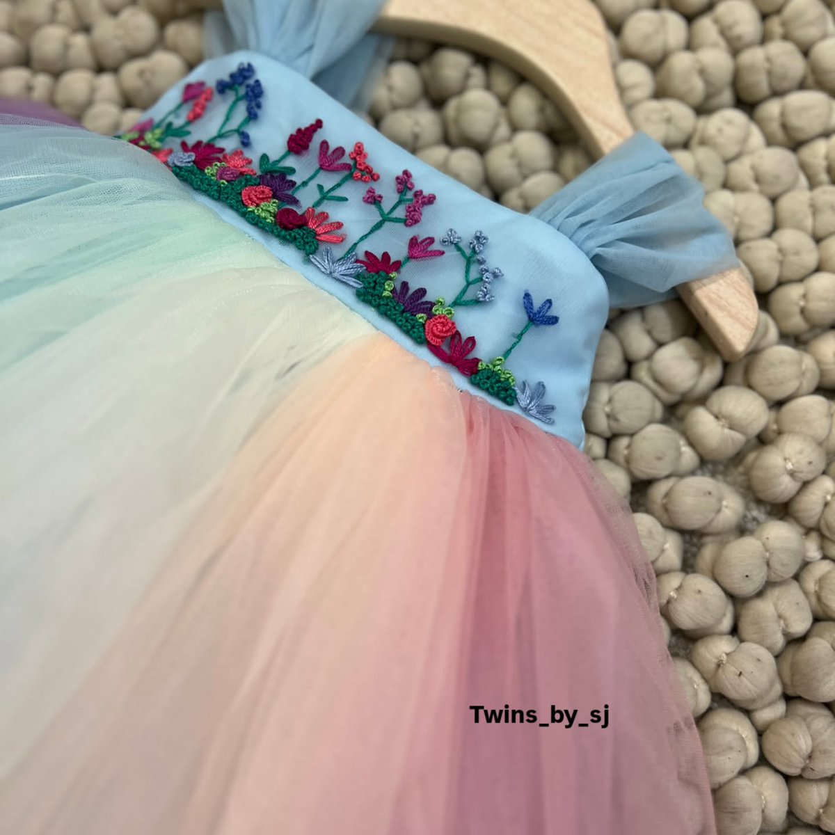 rojo_x's tweet photo. Painted in the colors of joy, chasing rainbows and catching dreams in this colorful little number. https://t.co/La1TjaIct1