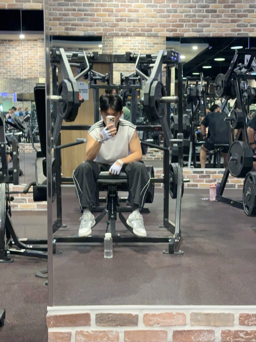 Lin12127484's tweet photo. @allie3344556677 我在新竹健工訓練🏋️ https://t.co/hDsxfd92Uk