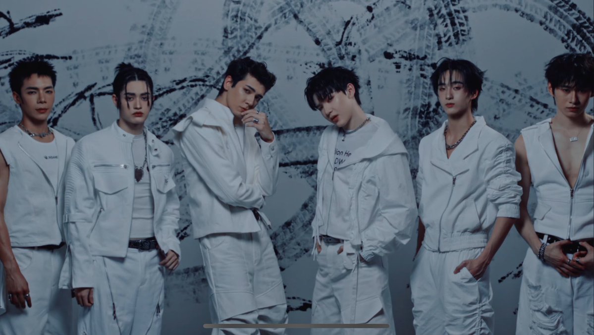 ppuppyhoney's tweet photo. เพลงนี้ไม่อกหักแน่ ด่ายังเดียวว555555 Cut it out!!!!

#ATLAS_Push
#ATLASPush_Teaser https://t.co/VPzEEhECMz