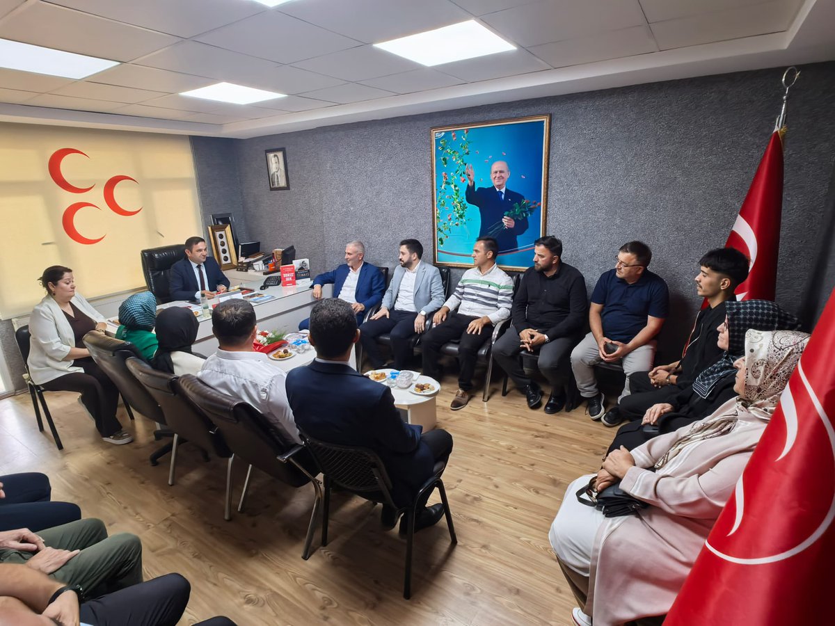 recepkayatr's tweet photo. 🇹🇷 Birliğimiz Gücümüz, Cumhur İttifakımız Ortak Değerimizdir

Bir süre önce ilçe kongresini gerçekleştirerek göreve başlayan Cumhur İttifakı ortağımız MHP Gebze İlçe Başkanımız Ali Yalsız ve kıymetli yönetimini; İlçe Kadın Kolları Başkanımız Habibe Çırak, İlçe Gençlik Kolları Başkanımız Bilal Durmuş Kurt ve yönetimimizle birlikte ziyaret ederek hayırlı olsun dileklerimizi ilettik.

Ülkemizin ve milletimizin ortak değerleri etrafında kenetlenen Cumhur İttifakımızın birlik ve beraberlik ruhuyla; Gebze’miz ve hemşehrilerimiz için omuz omuza çalışmaya devam edeceğiz.

Nazik misafirperverlikleri için Başkanımız Ali Yalsız ve yönetimine teşekkür ediyor, görevlerinde başarılar diliyorum.

Rabbim birlik ve beraberliğimizi daim eylesin. 🇹🇷

#Cumhurİttifakı
#AkPartiGebze
#AkPartiGebzeSahada