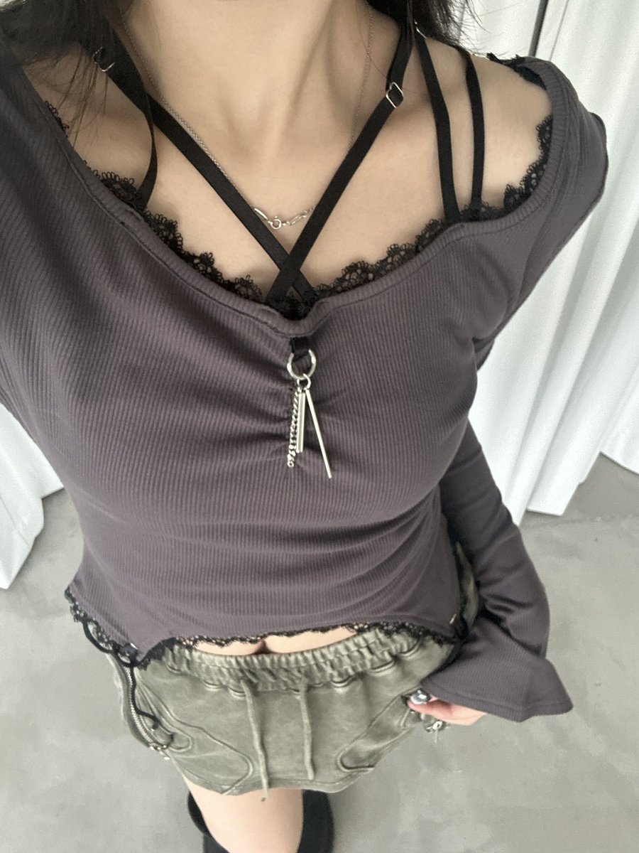 LunaViestaff's tweet photo. コルセットとかガーターとか、ﾗﾝｼﾞｪﾘｰ見えするアイテムが気になる//💘 https://t.co/6T8hrd8dKq