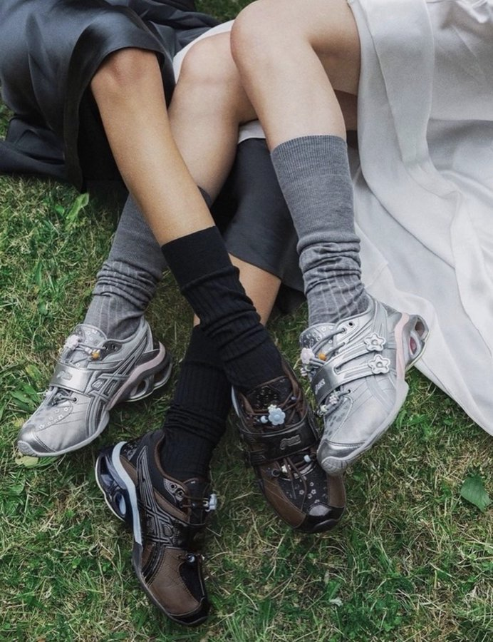 bellusinfo's tweet photo. Asics x Cecilie Bahnsen bagus banget....⁉️🥹

Sneakers comfy tapi tetep girly &amp; pretty🎀

Literally pretty shoes for pretty little steps🩰
https://t.co/aGOa3WfICB https://t.co/HGJdoPXLuS