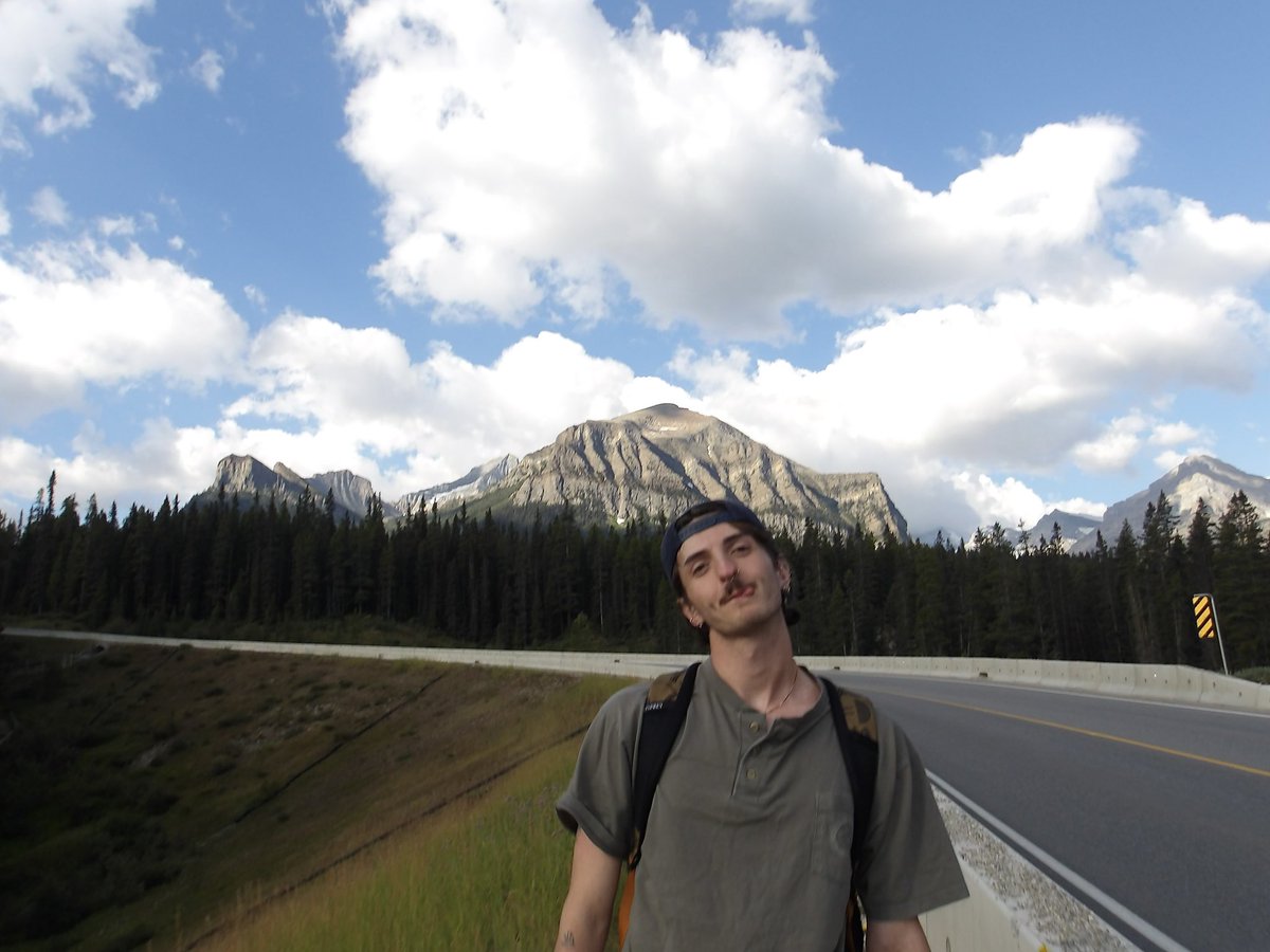 Matts_alt_acc's tweet photo. Finally looked at my road trip pic https://t.co/DjqCmZ5v5T
