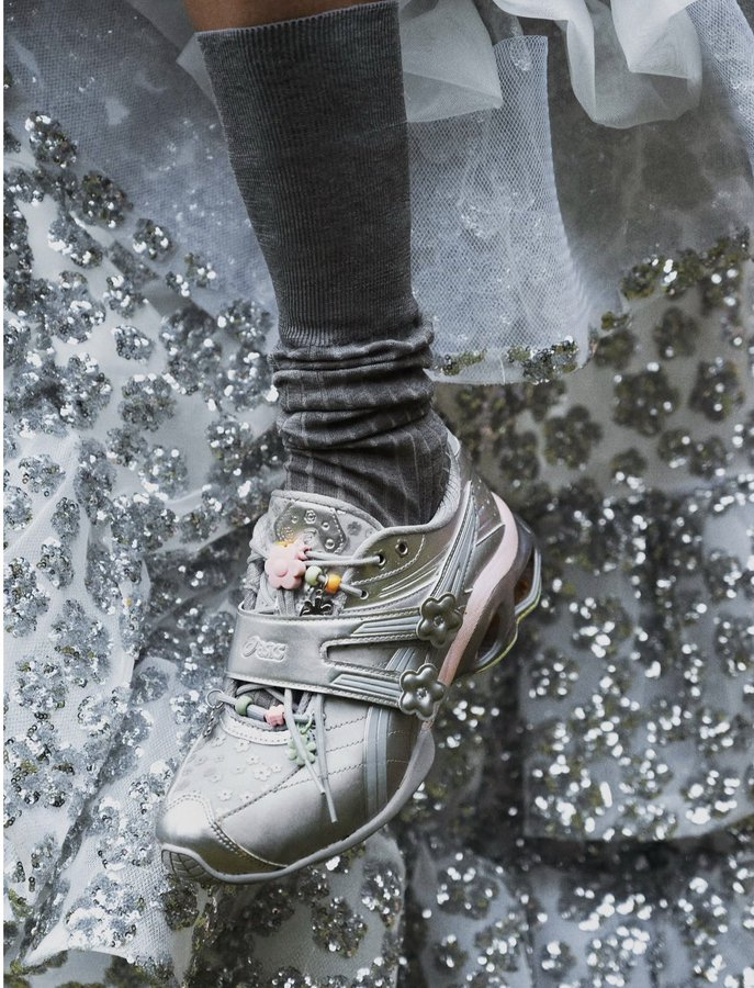 bellusinfo's tweet photo. Asics x Cecilie Bahnsen bagus banget....⁉️🥹

Sneakers comfy tapi tetep girly &amp; pretty🎀

Literally pretty shoes for pretty little steps🩰
https://t.co/aGOa3WfICB https://t.co/HGJdoPXLuS