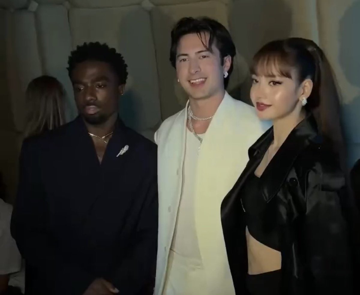 LaliceUpdates's tweet photo. Caleb, Hudson &amp; #LISA x @Bulgariofficial 

@wearelloud 
#LISAxBVLGARI #NYFW https://t.co/siAbd4eCZO