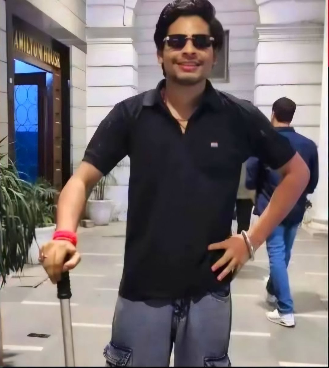 MrTiwaree's tweet photo. "Umar choti hai toh kya hua, jigra poore shehar se bada hai" https://t.co/lSPak7fIm3