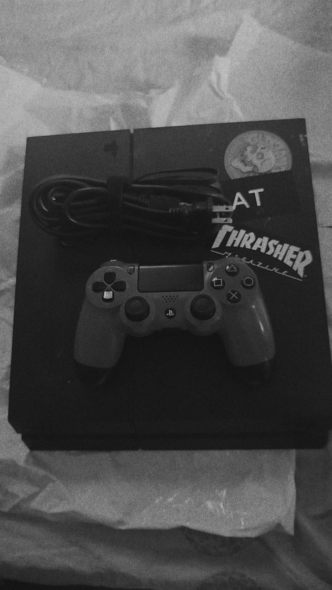 dbayexquisite's tweet photo. PS4 Slim 1TB Console w Controller, HDMI Cable delivered to @Prof_memez ✅

Price: N186,930 (including shipping). Do you think he got a good deal? https://t.co/4q7oXqv1X6