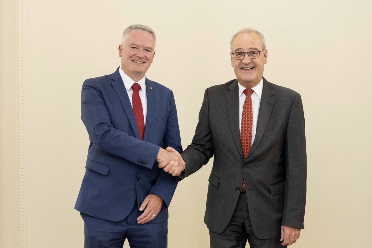 ParmelinG's tweet photo. Good exchange with OECD Secretary-General Mathias Cormann. In a challenging international environment, Switzerland remains committed to open markets, common standards and a competitive economy. A strong Swiss voice at the OECD remains essential. https://t.co/rl1w3MI3up