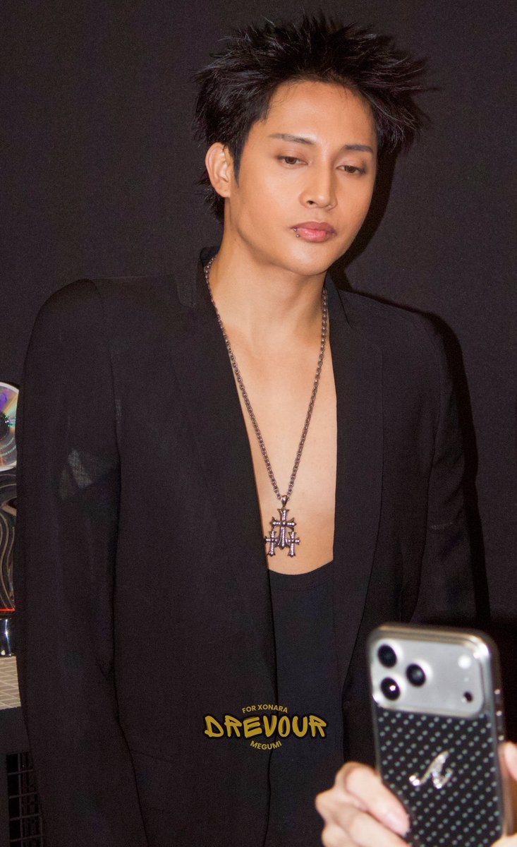 keunaeverse's tweet photo. kumbaga choose ur fighter nalang talaga sa mga padibdib nya e 😩🤍🖤

SB19 ON AWIT AWARDS
@SB19Official #SB19 #SB19_KEN 
#SB19_OPMExcellenceInAwit2026 https://t.co/OKBZkvWg52