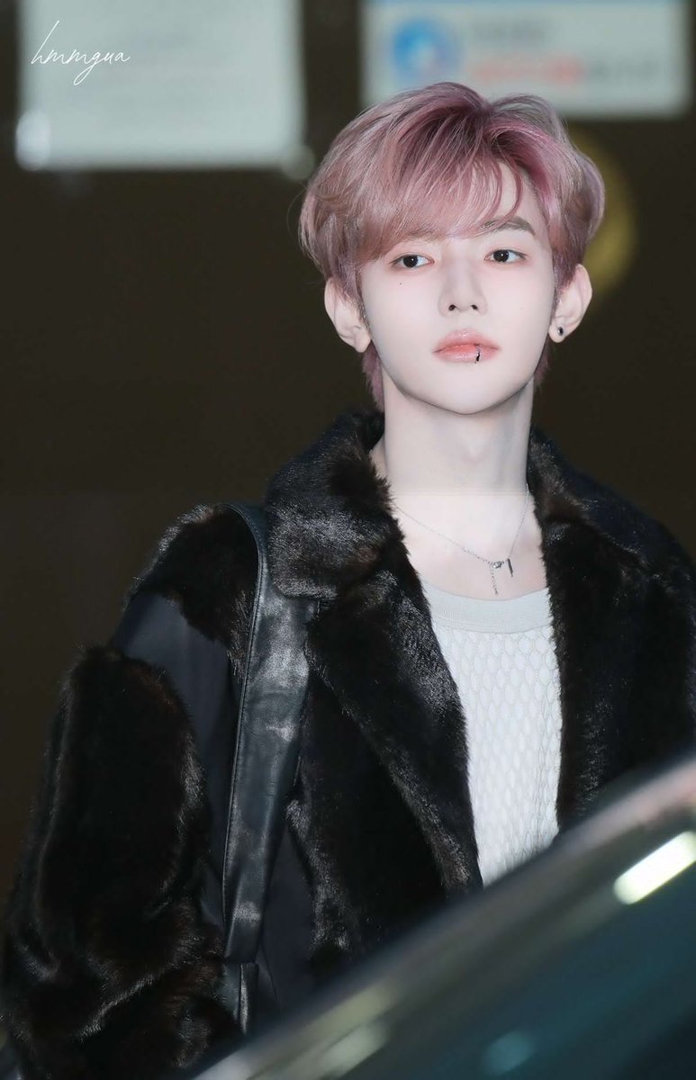 shbussy's tweet photo. 🧵a thread of zhang hao omega maxxing (even though he is also always omega maxxing but yk) #omegahao #myomega #zhanghao #hao #imgoingtodrinkhisslick #heneedsmyknot #grrrr #imhisalpha #hesmykitten #grrr #wehavepups #hanbinhaopussynator https://t.co/Yl6Y5idMbF