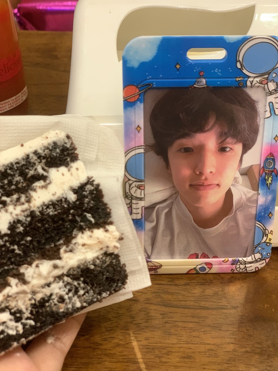 jeejpjje's tweet photo. Happy birthday!!￼￼￼ ￼￼makasih banyak udah hadir dalam hidup gue as human. Gue belajar dari lo dan selama ini sampe saat ini gue bahagia bisa kenal lo dan jadi bagian jars.. makasih jaee🥹
#eaJPark #HappyeaJDay #The34ChapterOfeaJ https://t.co/rI2QoPUx44