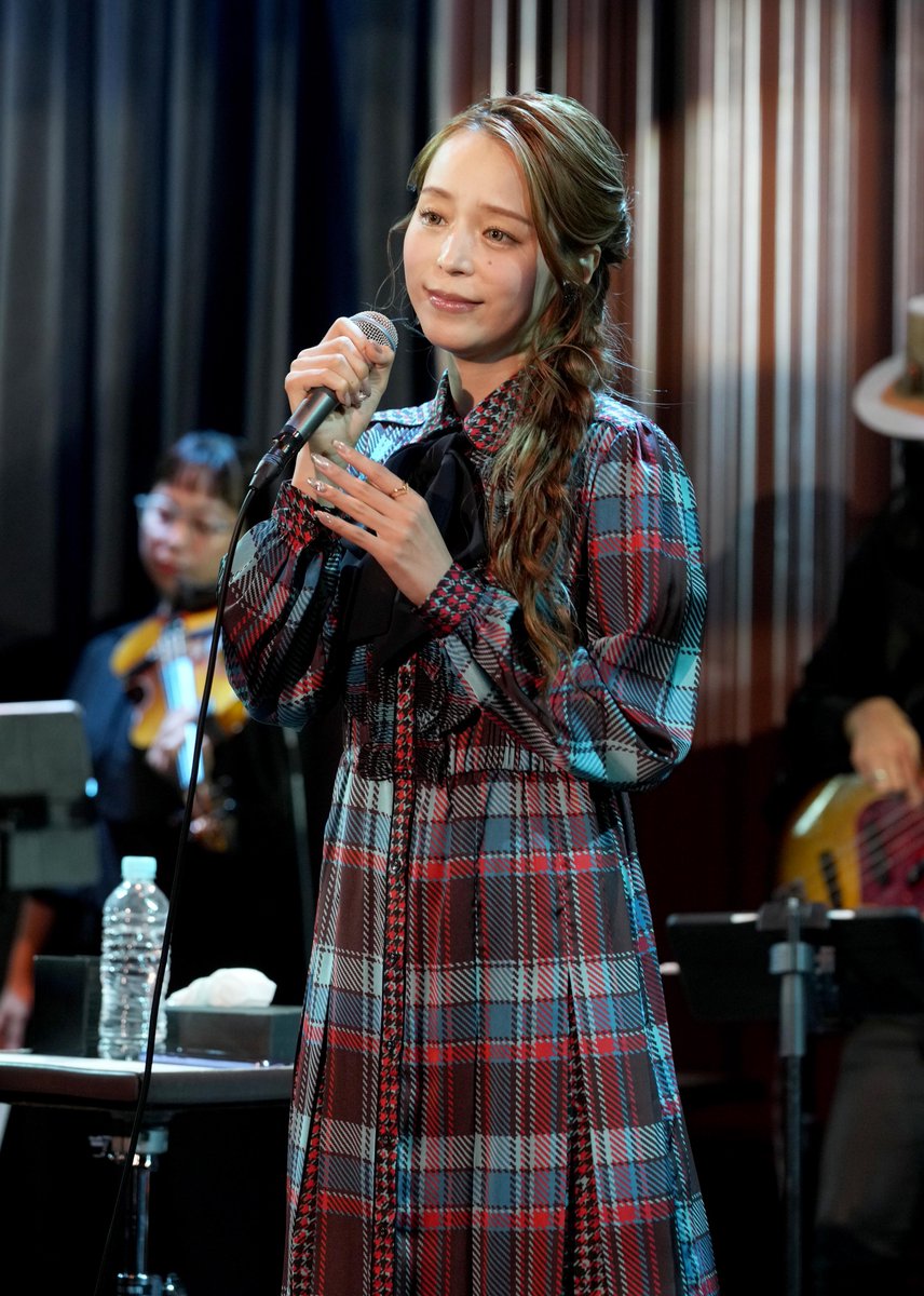 zakdesk's tweet photo. 【胸アツ】あの頃の私たちが熱狂したアニソンから、圧倒的表現力で魅せるミュージカル曲まで。＃平野綾 の4つの周年が交差する特別な夜。「冒険でしょでしょ？」に沸き、初シャンソンに酔いしれる極上の空間！
https://t.co/KPEHkuC4Yt @zakdeskより https://t.co/wBYg9sNu1e