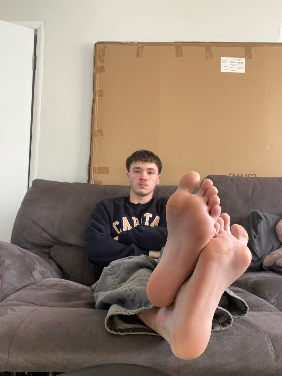 MasterMack_'s tweet photo. Had afew days off but I’m back active ! I want a pu$$y to play with right now  😈 https://t.co/foJPGJumOI