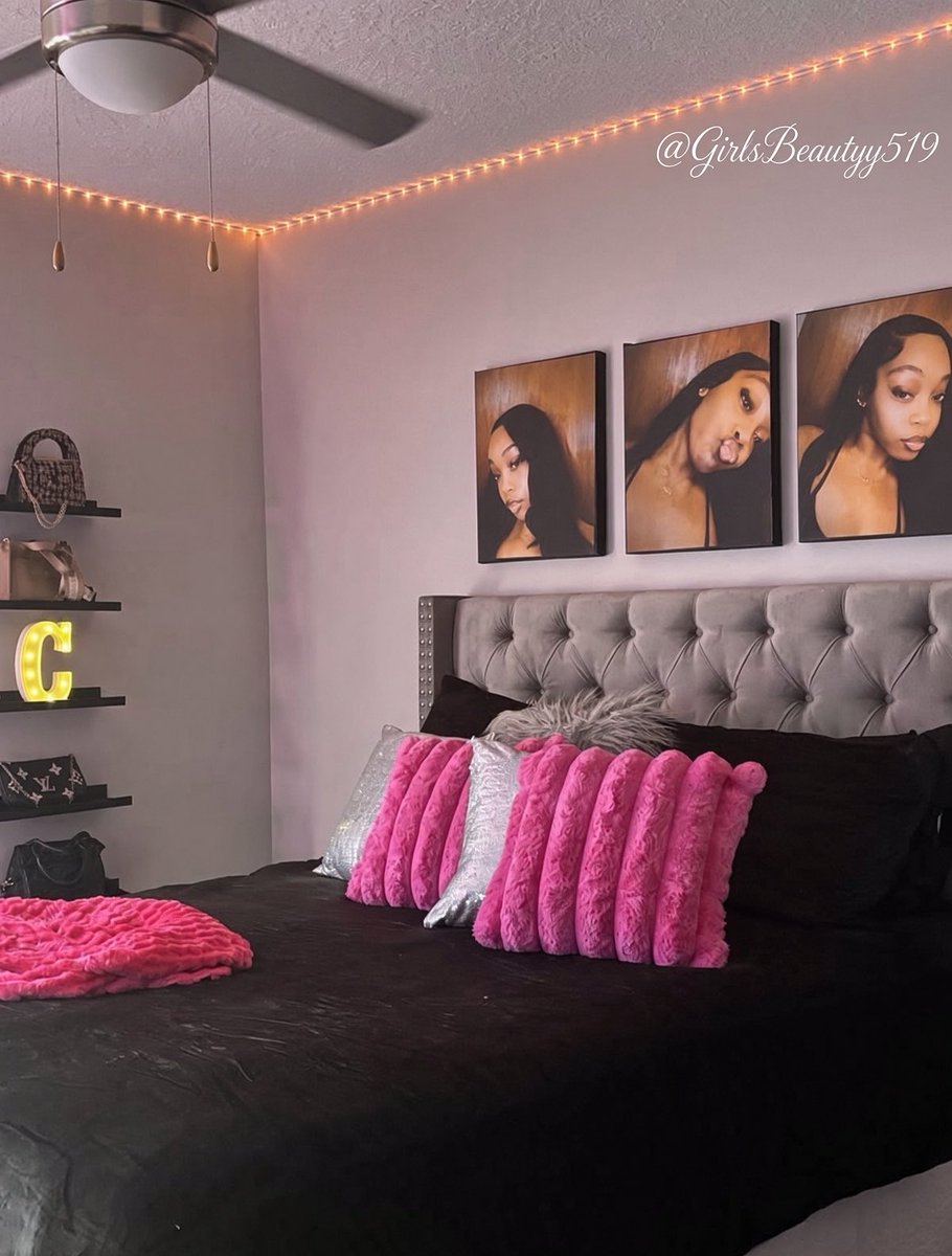 GirlsBeautyy519's tweet photo. every girl needs self portraits above their bed idc idc idc😍🎀🥰 https://t.co/iXklQ5vIAZ