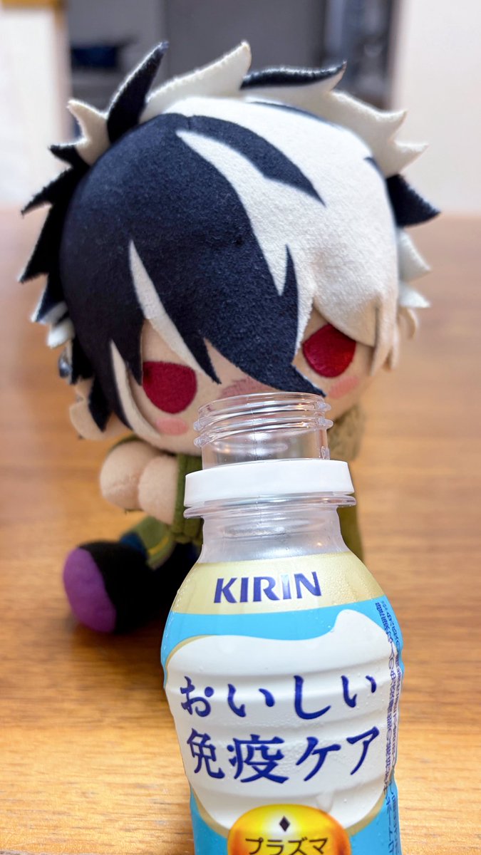 boss_melonxx's tweet photo. おれさまを、ガキあつかいすんじゃ……
ごくごく……ごくごく………

#まほやく_ぬい https://t.co/Z5MQZ1ay4V