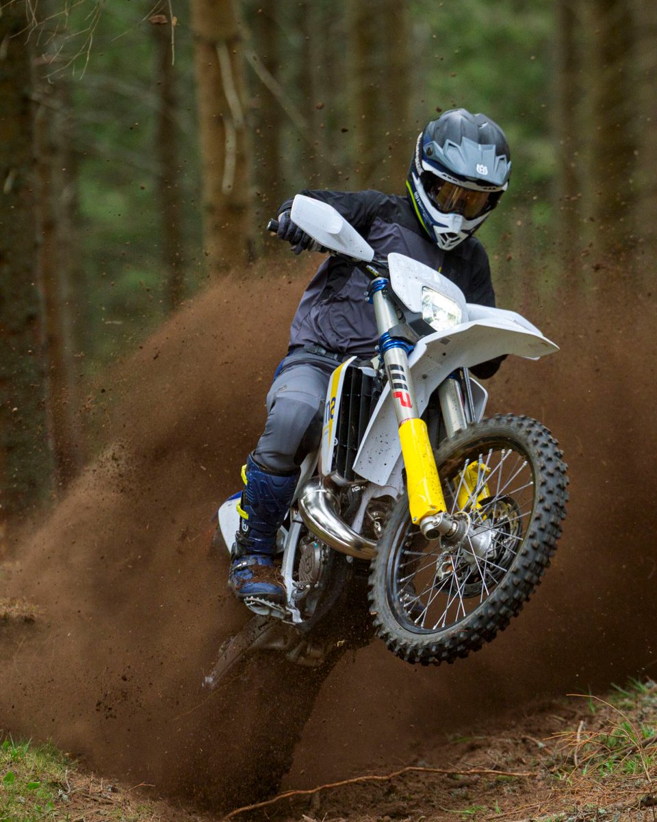 HQV_MotoUK's tweet photo. Discover the next level of offroad.
Join us at our Enduro Demo Days and experience the latest Husqvarna range in its natural habitat.
Hit the link for more information and to get signed up. https://t.co/ahbJEJGW0n
#Husqvarna #RideHusqvarna #GoRide #FE #TE #TwoStrokeTuesday https://t.co/VhXSqvKesZ