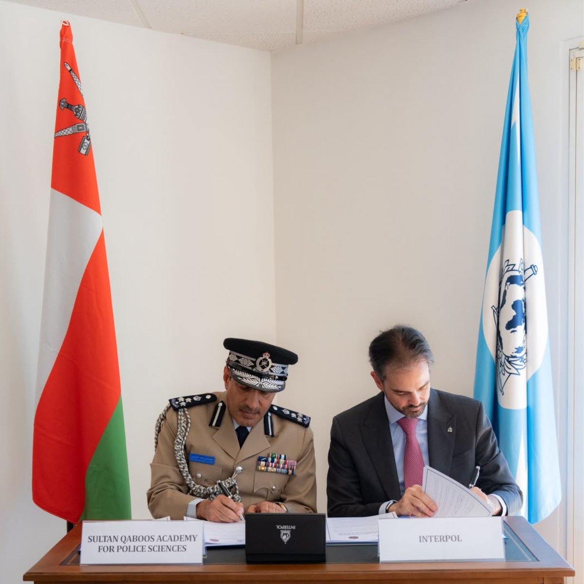 INTERPOL_SG's tweet photo. 🇴🇲 Pleased to welcome Oman’s @sqaps_rop to the Global Academy Network. 

This expansion enhances capacity building collaboration between @INTERPOL_HQ and Oman, demonstrating our joint commitment to law enforcement education and its critical role in global security.

Through the INTERPOL Global Academy, Oman joins trusted law enforcement education institutions responsible for identifying and coordinating responses to training needs, ensuring best practices and knowledge exchange are at the forefront of police training.